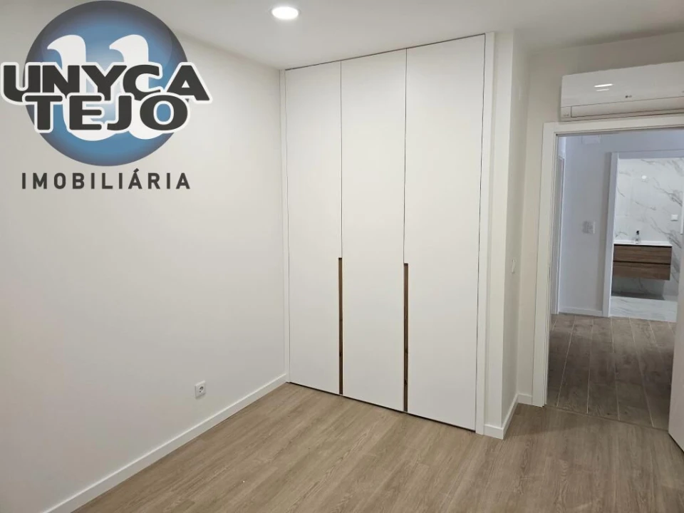 Moradia T4 para Venda em Quinta do Anjo Foto 28