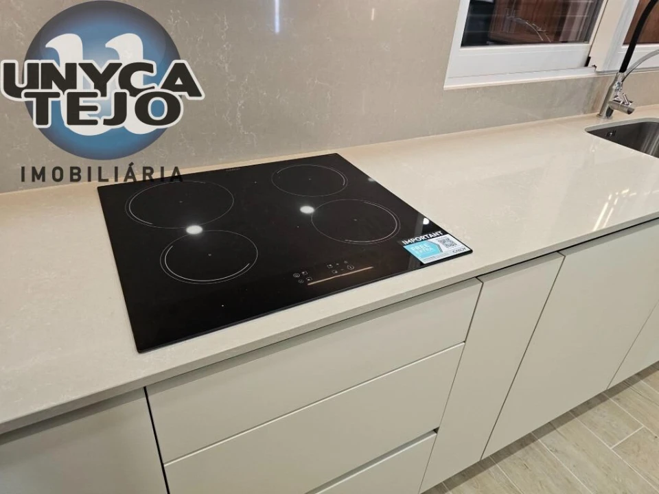 Moradia T4 para Venda em Quinta do Anjo Foto 6