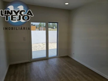 Moradia T4 para Venda em Quinta do Anjo
