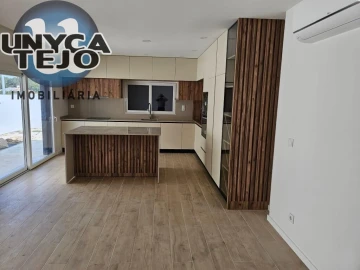 Moradia T4 para Venda em Quinta do Anjo
