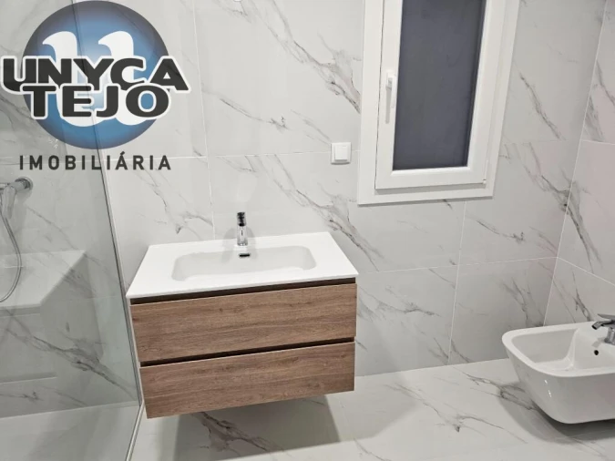 Moradia T4 para Venda em Quinta do Anjo Foto 18