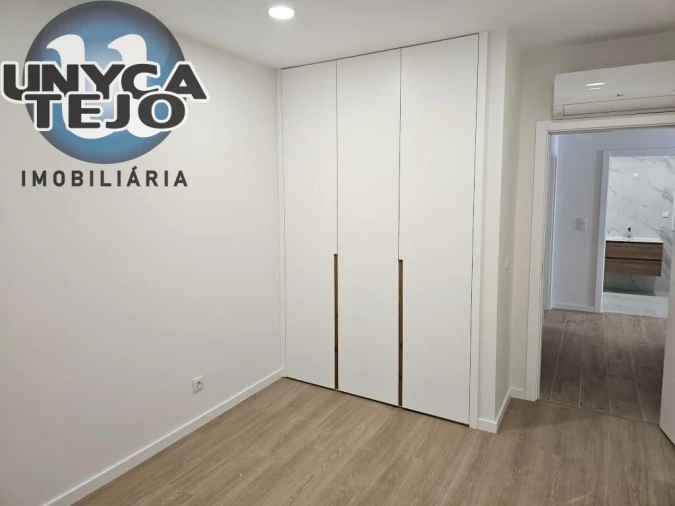 Moradia T4 para Venda em Quinta do Anjo Foto 28
