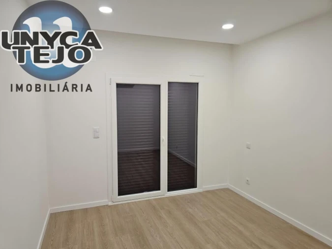 Moradia T4 para Venda em Quinta do Anjo Foto 31