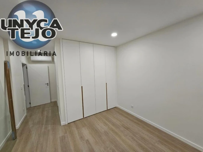 Moradia T4 para Venda em Quinta do Anjo Foto 43