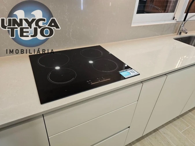 Moradia T4 para Venda em Quinta do Anjo Foto 6