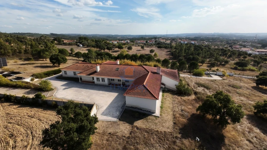 Moradia T5 para Venda em São Pedro de Tomar Foto 70