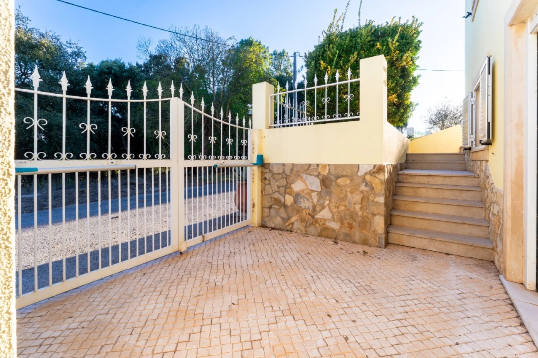 Moradia T5 para Venda em Peral Foto 76