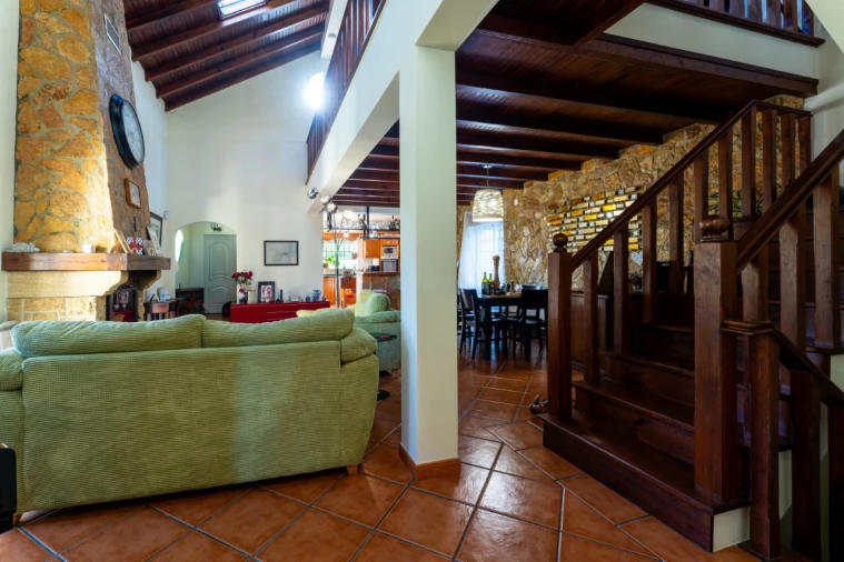 Moradia T5 para Venda em Peral Foto 68