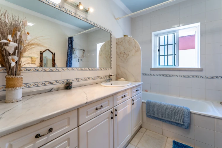 Moradia T5 para Venda em Peral Foto 19