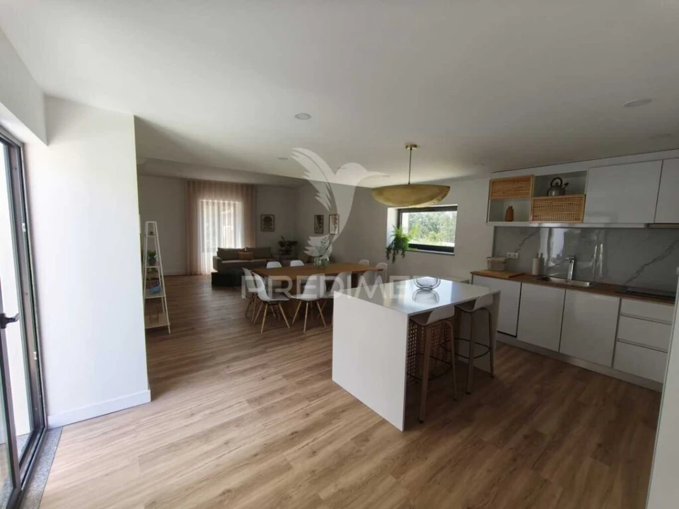 Moradia T4 para Venda em Anta e Guetim Foto 17