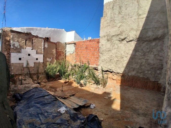 Terreno para Venda em Lagos (São Sebastião e Santa Maria) Foto 2