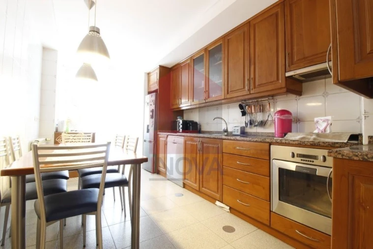 Apartamento T3 para Venda em Vila Verde e Barbudo Foto 8