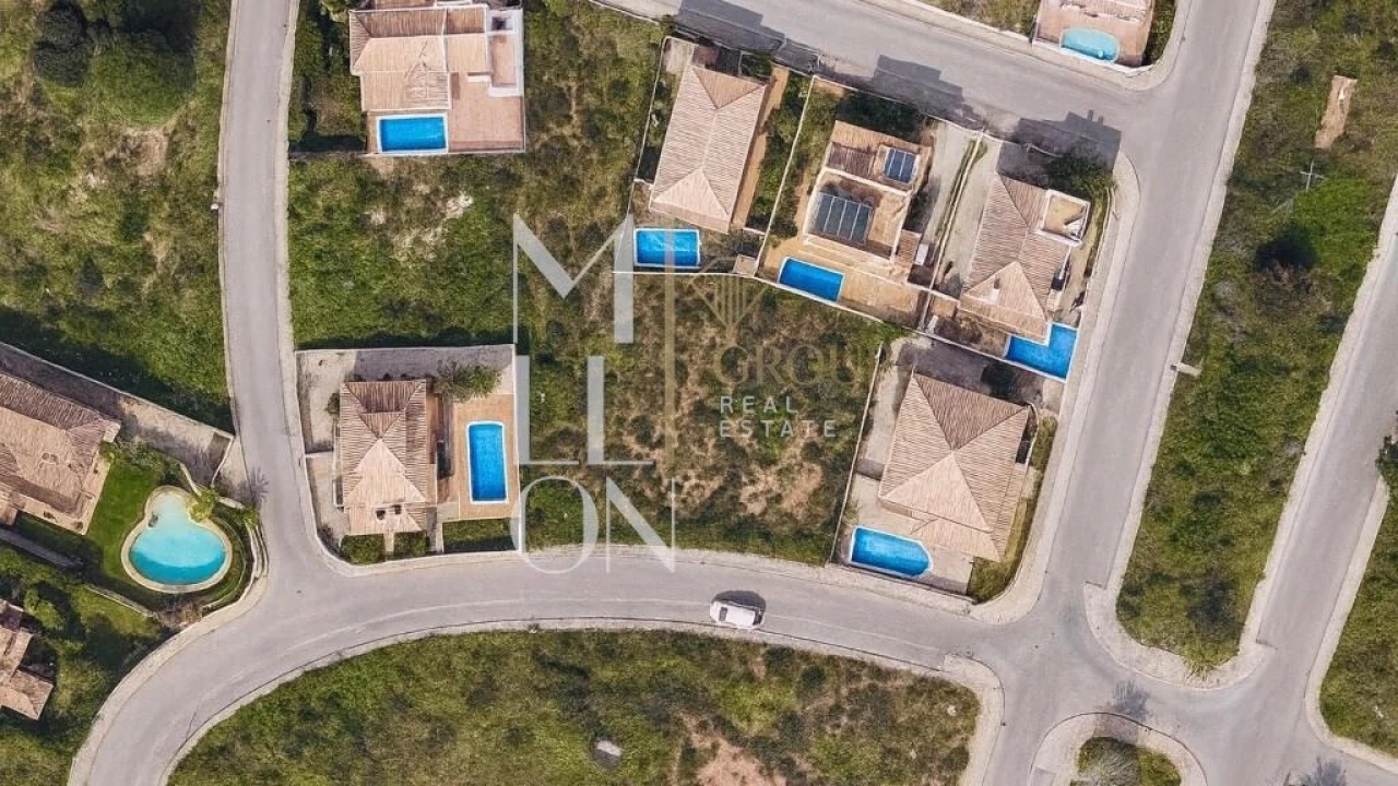 Terreno para Venda em Lagos (São Sebastião e Santa Maria) Foto 1