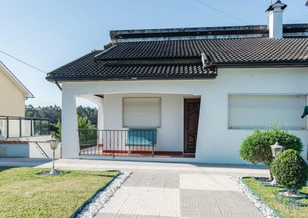 Moradia T5 para Venda em Santa Comba Foto 6