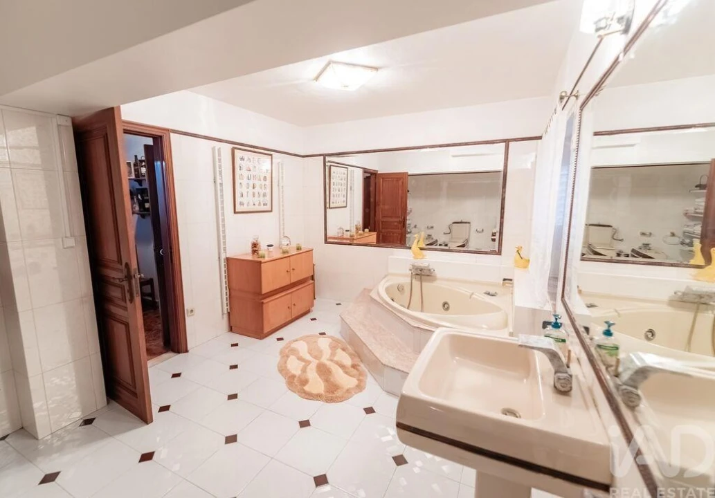 Moradia T5 para Venda em Santa Comba Foto 15