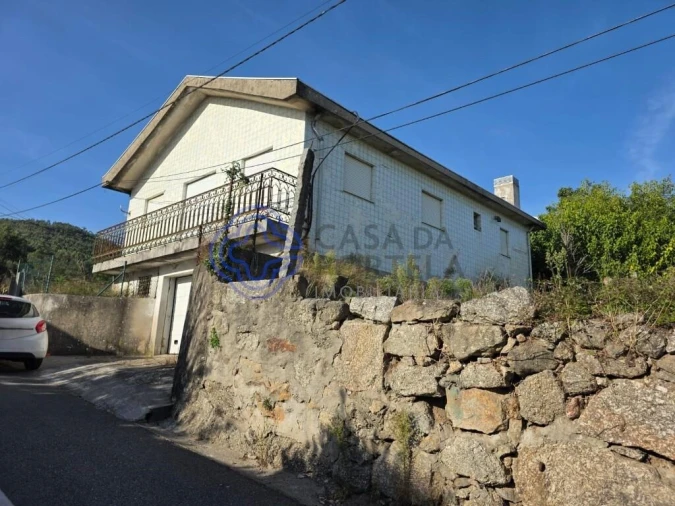 Moradia T3 para Venda em Vermoim Foto 1