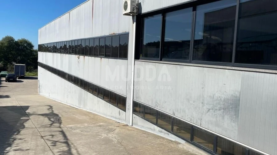 Armazém para Arrendamento em Lourosa