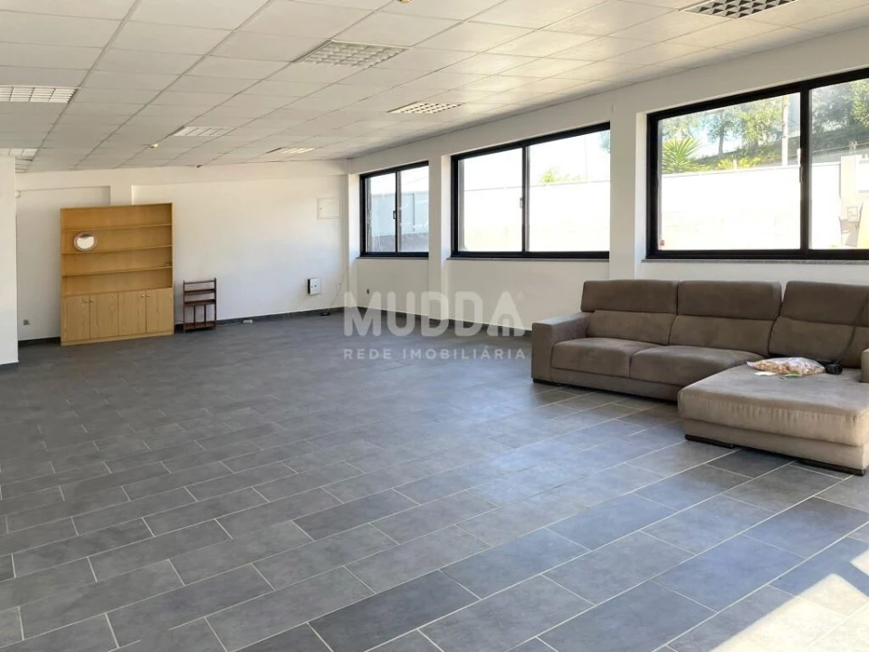 Armazém para Venda em Lourosa Foto 4