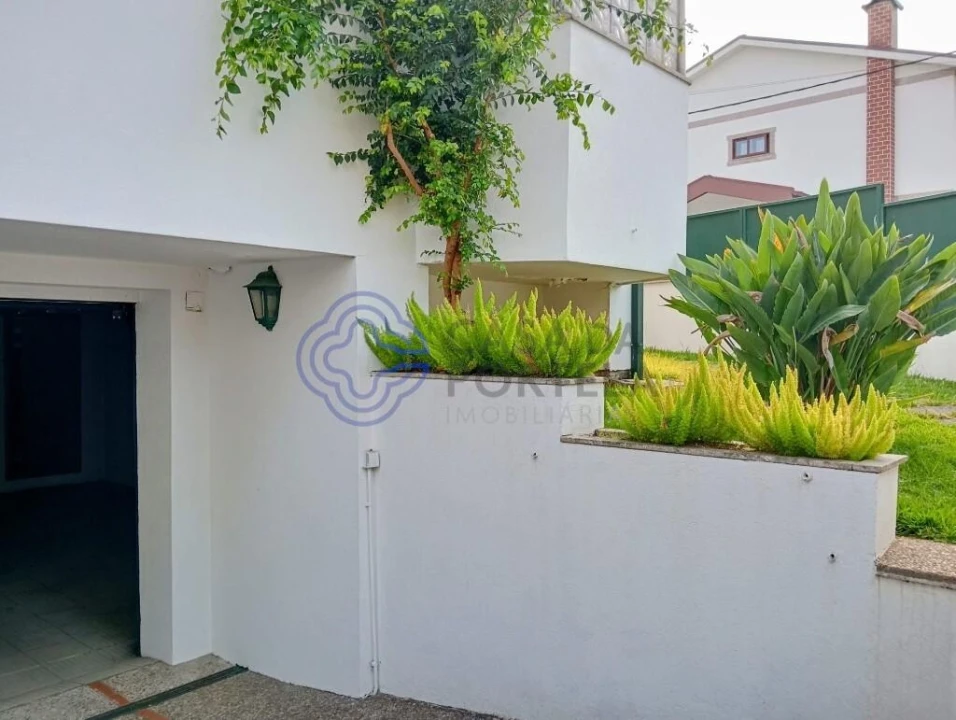 Moradia T3 para Venda em Baguim do Monte (Rio Tinto) Foto 1