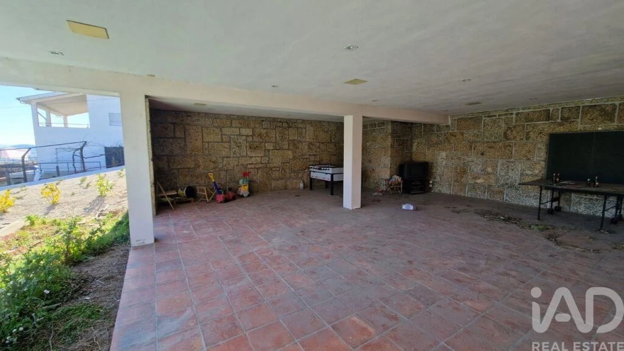 Moradia T4 para Venda em Azurem Foto 7