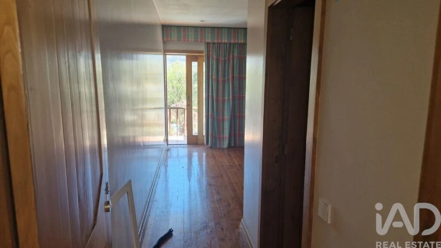 Moradia T4 para Venda em Azurem Foto 8