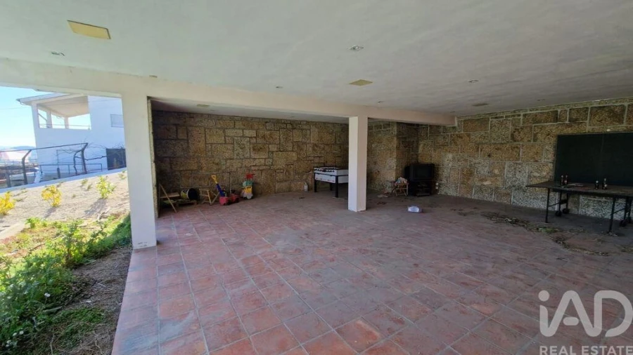 Moradia T4 para Venda em Azurem Foto 7