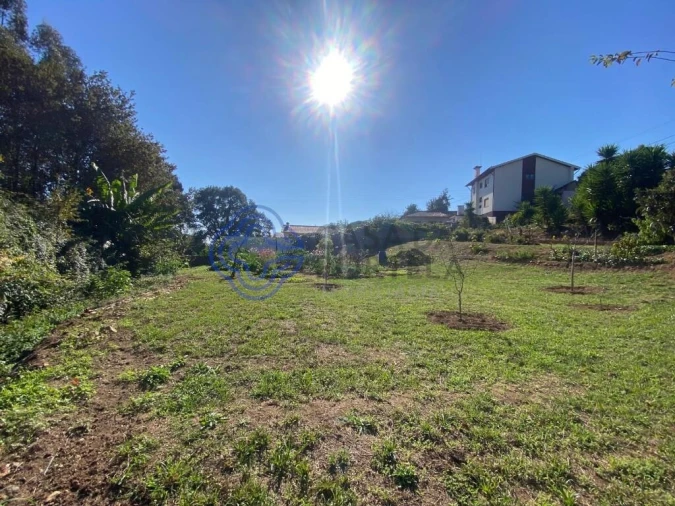 Terreno para Venda em Escapães Foto 1