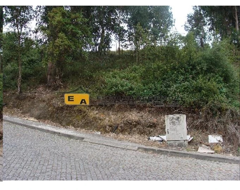 Terreno para Venda em Fânzeres e São Pedro da Cova Foto 1