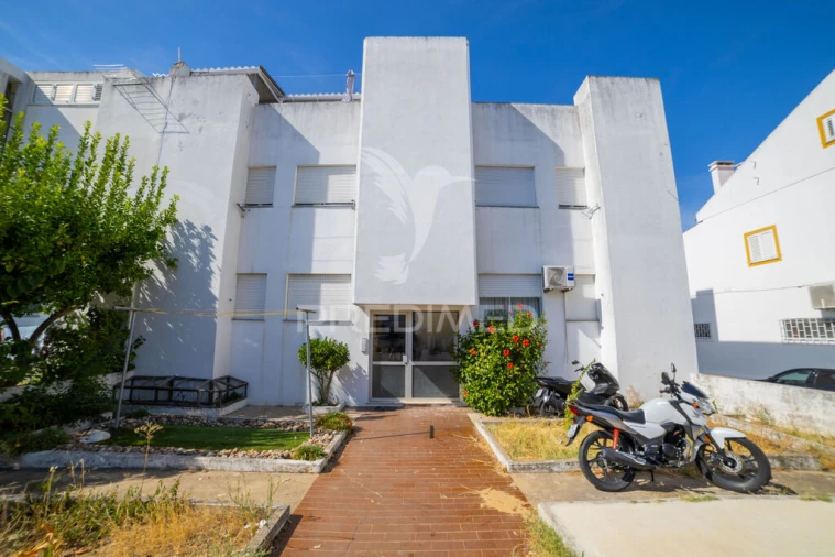 Apartamento para Venda em Bacelo e Senhora da Saúde