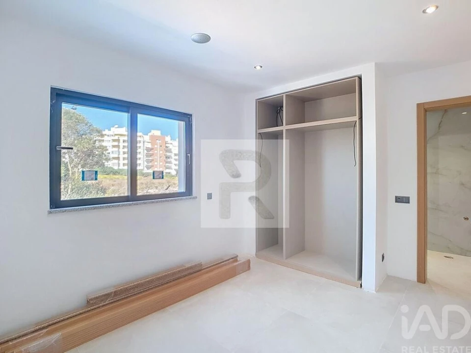 Moradia T4 para Venda em Portimão Foto 17