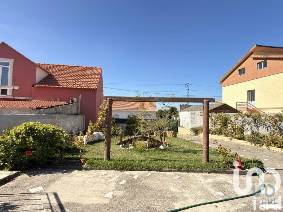 Moradia T4 para Venda em Lavos Foto 2