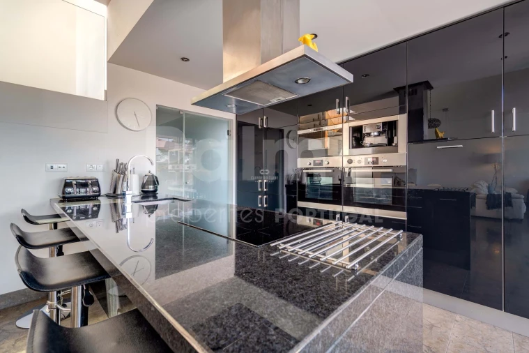 Moradia T4 para Venda em Ferragudo Foto 8