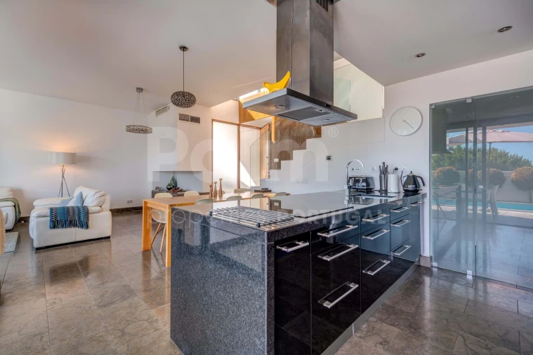 Moradia T4 para Venda em Ferragudo Foto 6