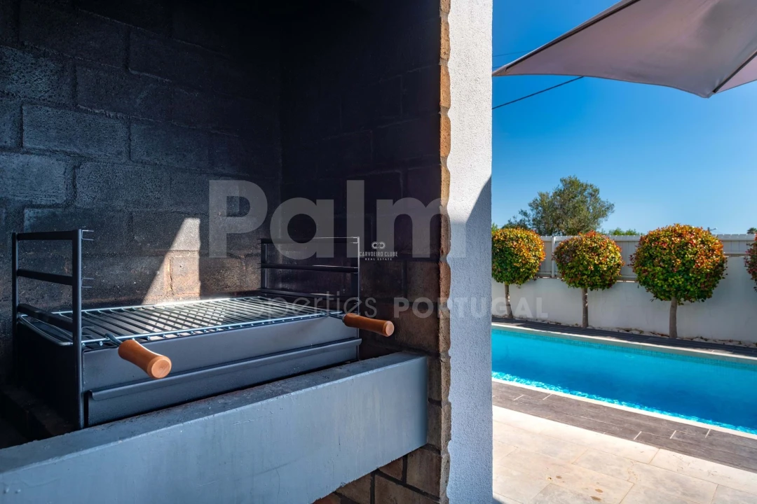 Moradia T4 para Venda em Ferragudo Foto 4