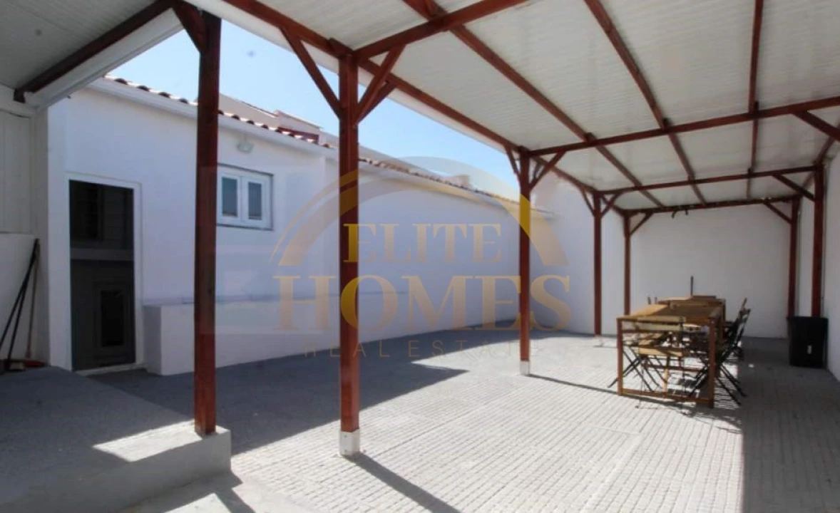 Moradia T9 para Venda em Ajuda Foto 1