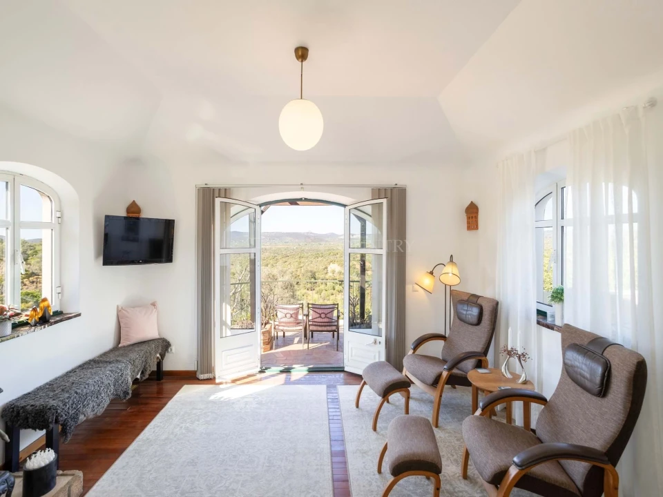 Moradia T4 para Venda em Santa Catarina da Fonte do Bispo Foto 3