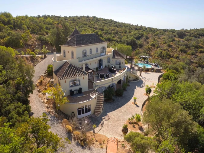 Moradia T4 para Venda em Santa Catarina da Fonte do Bispo Foto 1