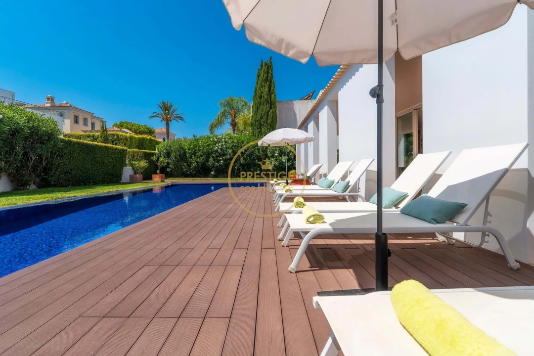 Moradia T9 para Venda em Almancil Foto 55