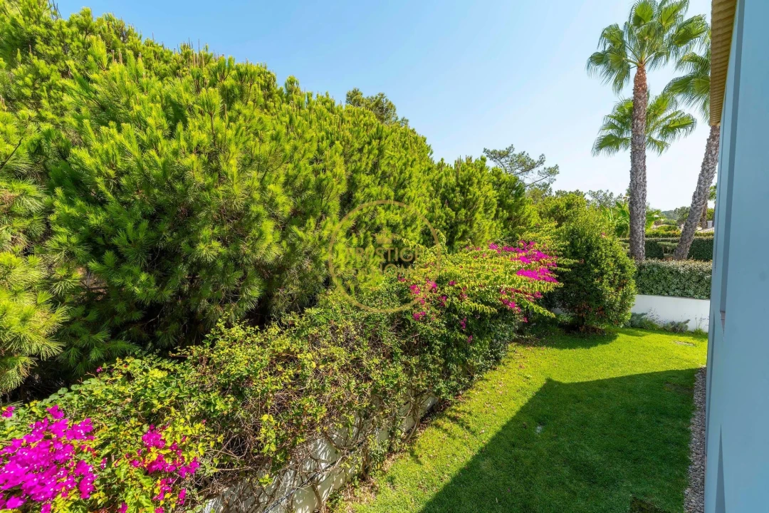 Moradia T9 para Venda em Almancil Foto 17