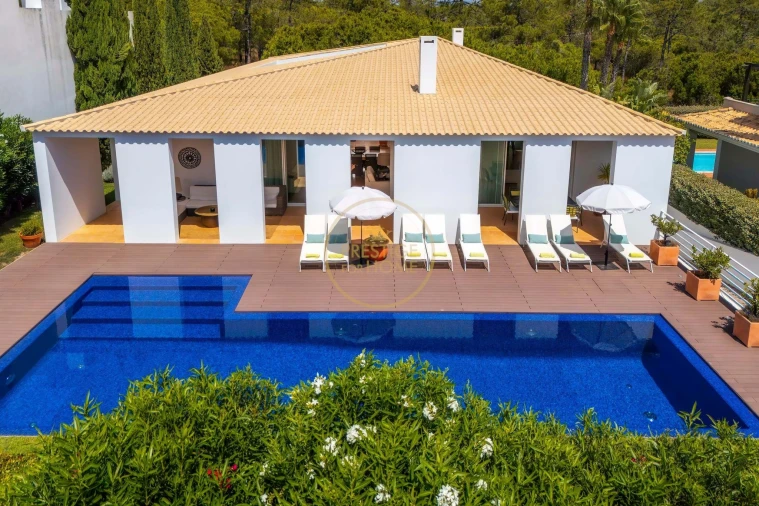 Moradia T9 para Venda em Almancil Foto 1