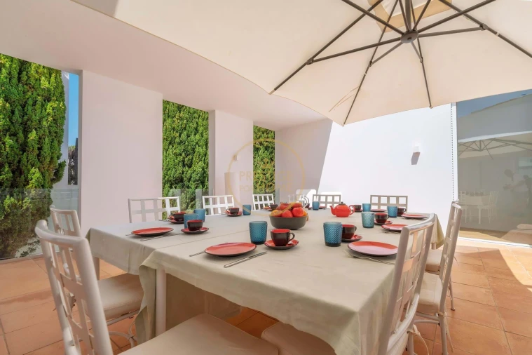 Moradia T9 para Venda em Almancil Foto 46