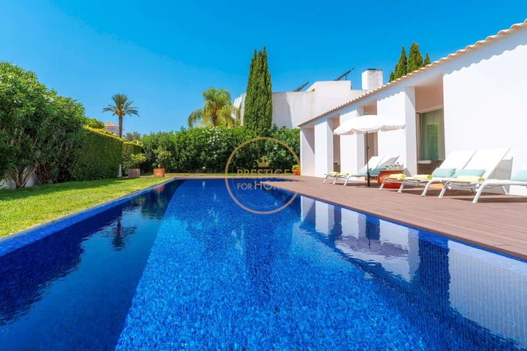 Moradia T9 para Venda em Almancil Foto 54