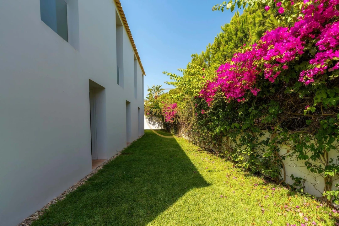 Moradia T9 para Venda em Almancil Foto 39