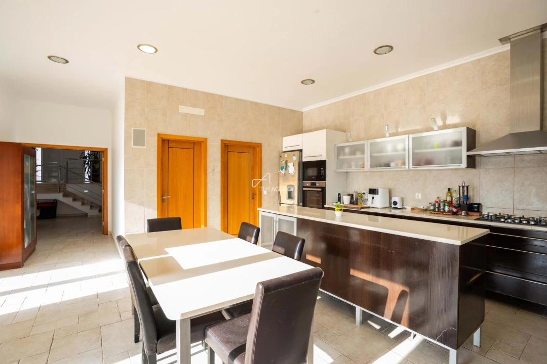 Quinta T4 para Venda em Salir de Matos Foto 4