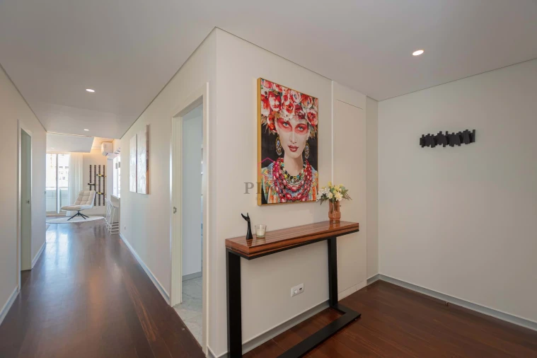 Apartamento T4 para Venda em Funchal (Se) Foto 18