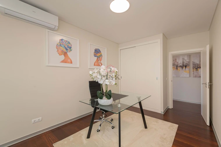 Apartamento T4 para Venda em Funchal (Se) Foto 17