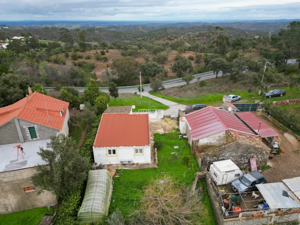 Moradia T1 para Venda em Ameixial Foto 5