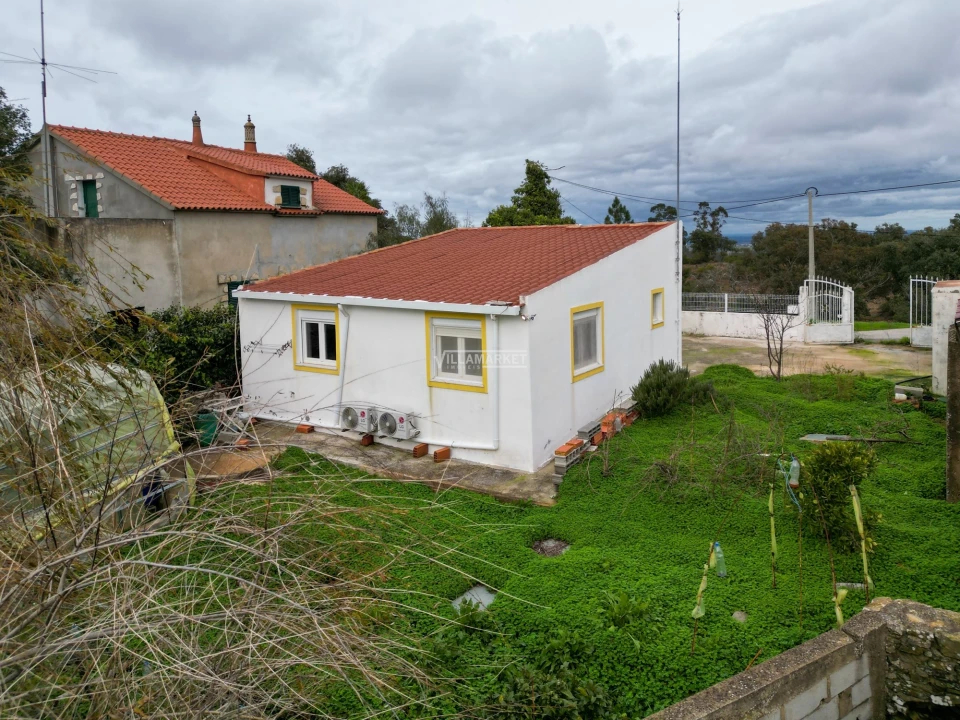 Moradia T1 para Venda em Ameixial Foto 3
