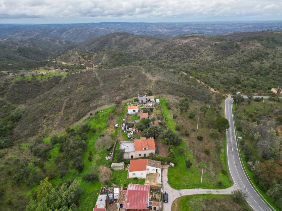 Moradia T1 para Venda em Ameixial Foto 7