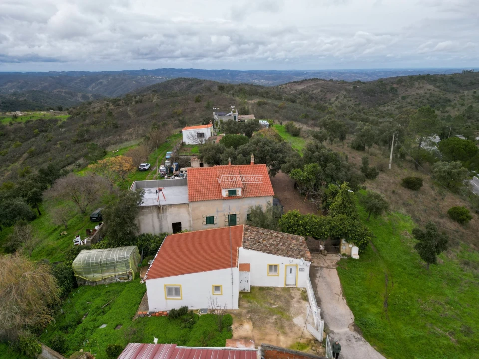 Moradia T1 para Venda em Ameixial Foto 2